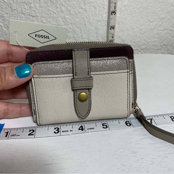 Fossil Fiona Zip Coin Wallet in Champagne - Picture 10 of 12